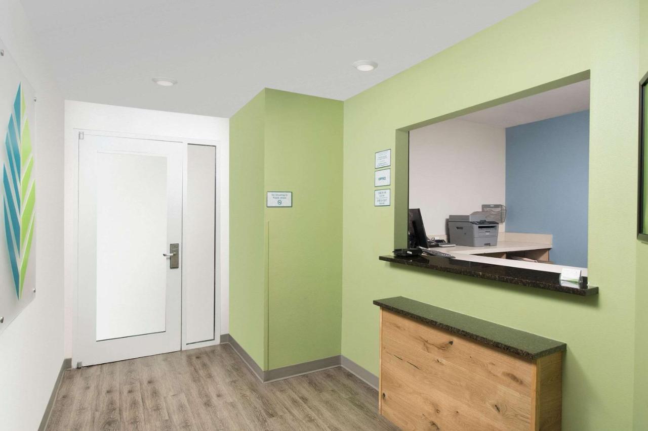 Woodspring Suites Midland Exterior foto