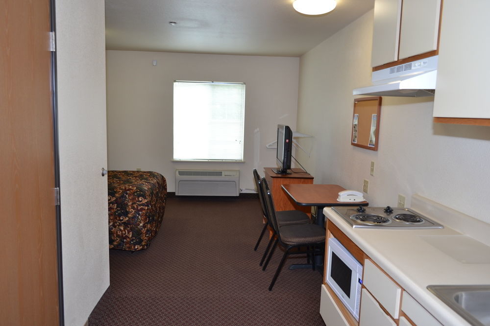 Woodspring Suites Midland Exterior foto