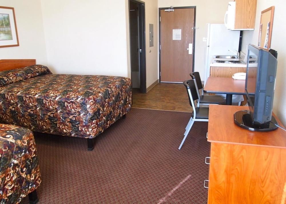 Woodspring Suites Midland Exterior foto