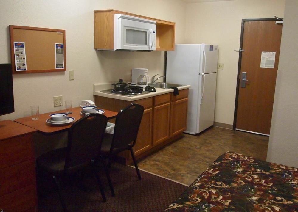 Woodspring Suites Midland Exterior foto