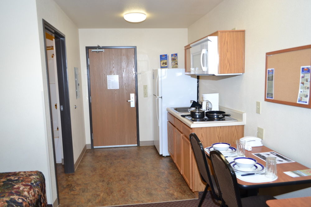 Woodspring Suites Midland Exterior foto